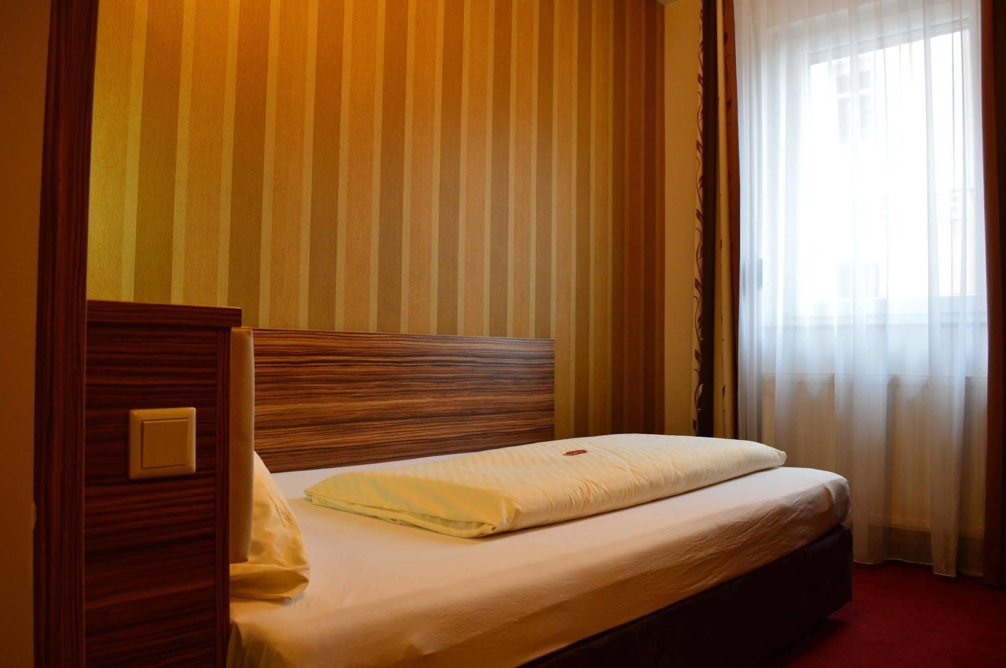 Erde Hotel Erlangen Zewnętrze zdjęcie