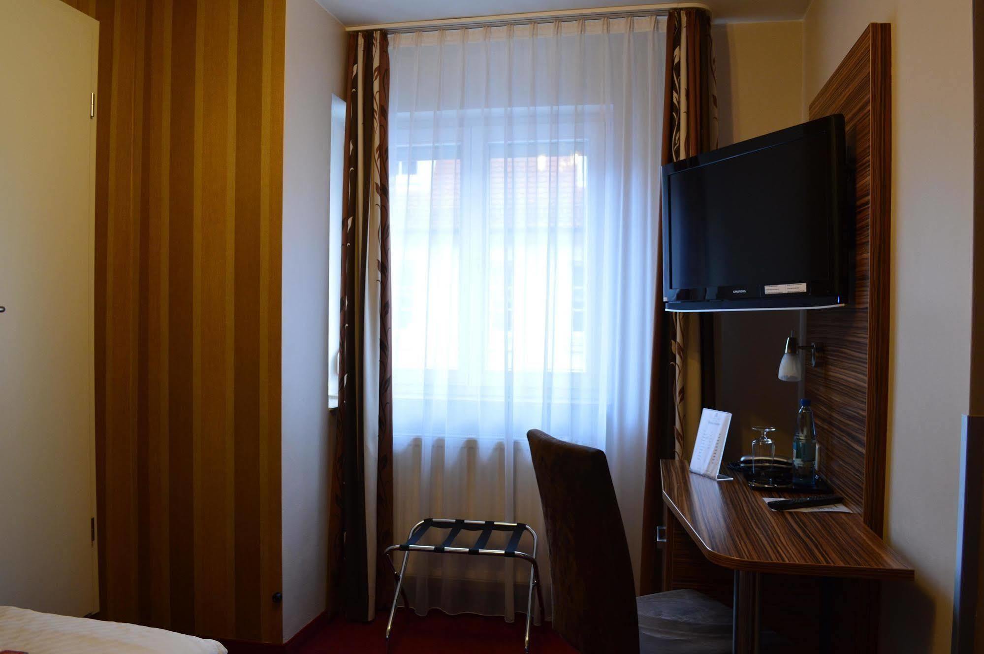 Erde Hotel Erlangen Zewnętrze zdjęcie